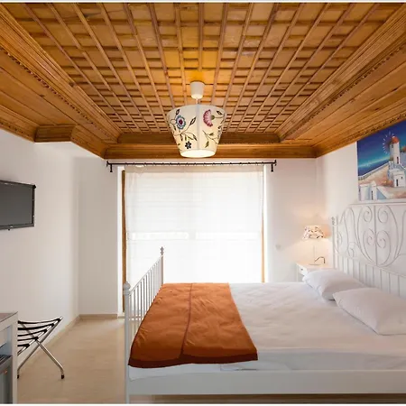 Ayka Hotel *