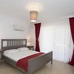 Ayka Hotel *