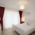 Ayka Hotel *