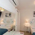 Ayka Hotel *