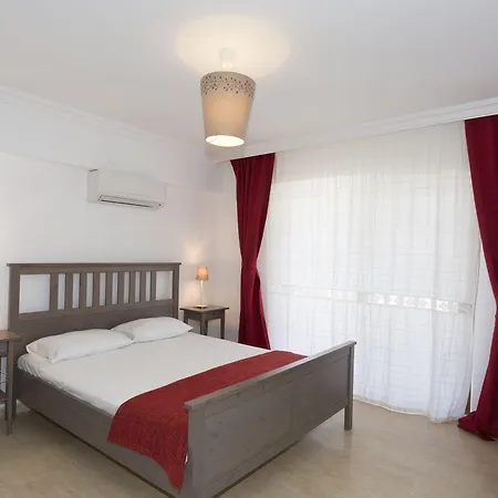 Ayka Hotel *